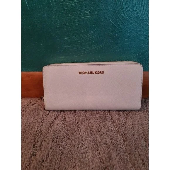 White Michael Kors Wallet - Picture 1 of 7
